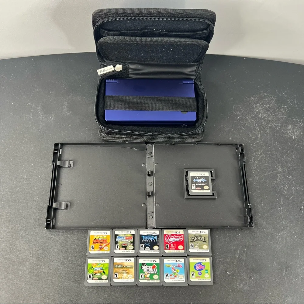 Nintendo DSi Midnight Blue Console, Games, & Carrying Case